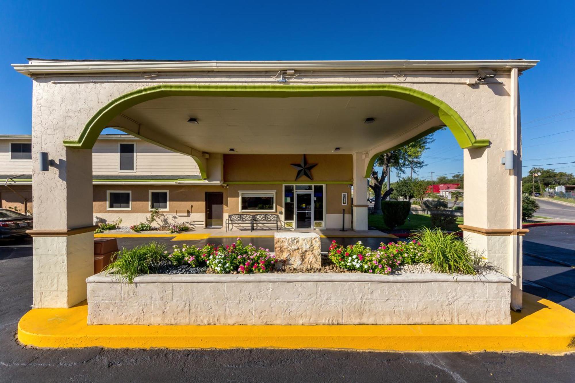 Rodeway Inn San Antonio Lackland Afb - Seaworld Buitenkant foto