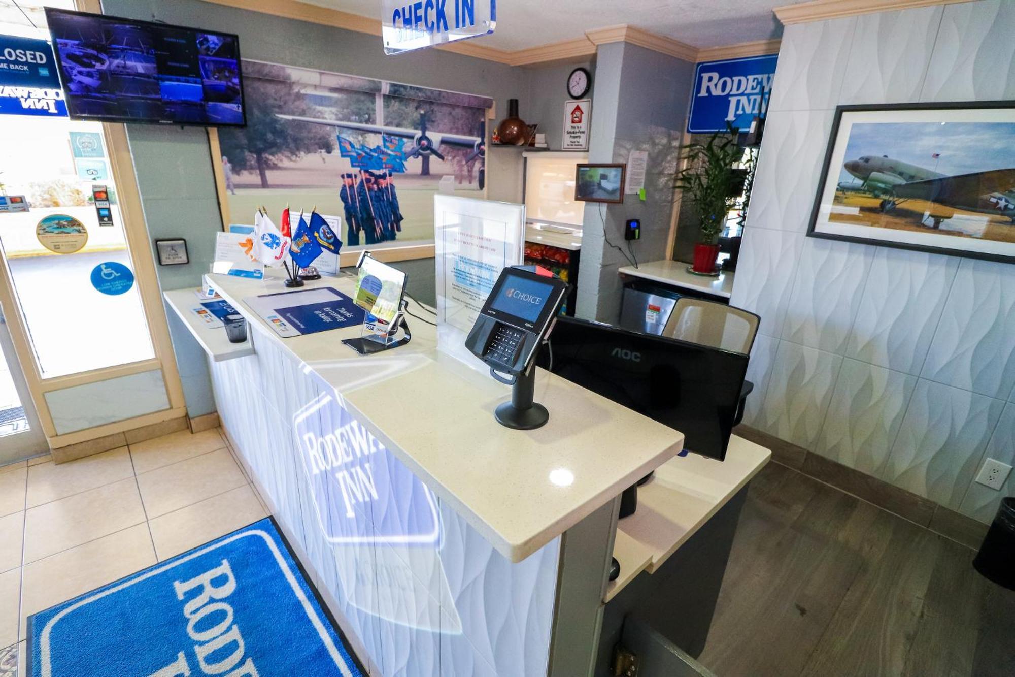 Rodeway Inn San Antonio Lackland Afb - Seaworld Buitenkant foto